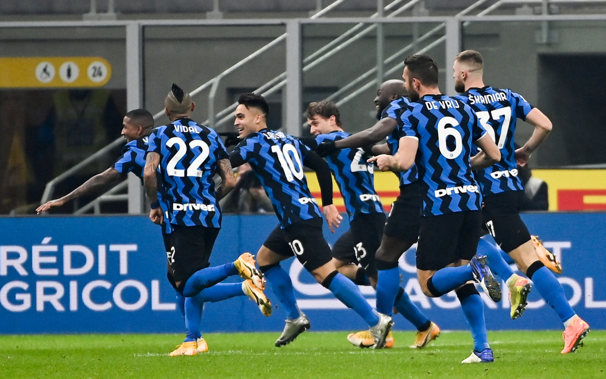 Inter 2-0 Juventus: Super gol di Barella